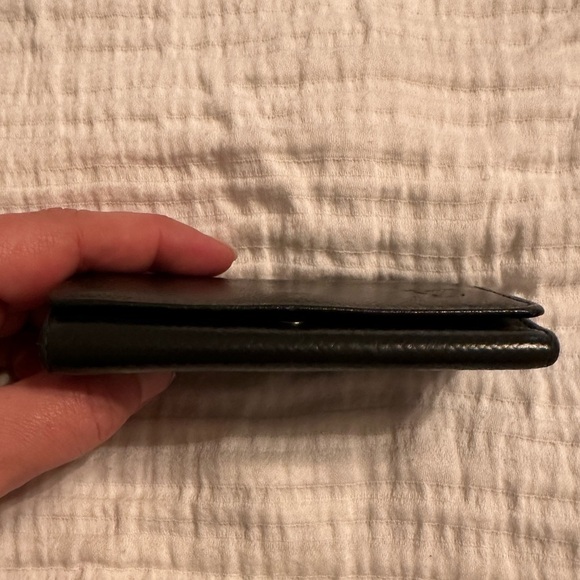 LV Black Leather 4 Keyholder - Picture 8 of 12